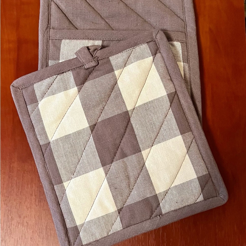 Kitchen Potholder Set - Picture 2 of 2